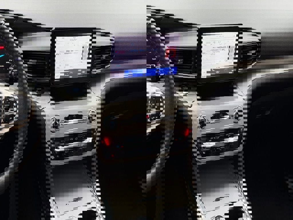 Certified 2022 Ford Explorer XLT w/ Equipment Group 202A image 40