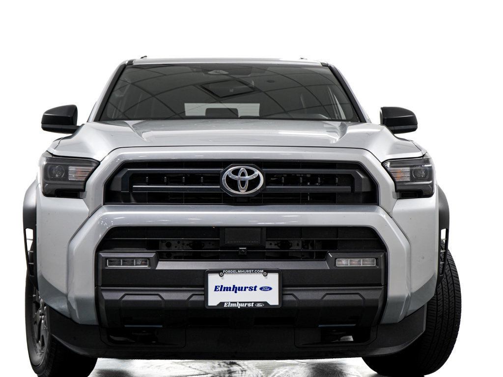 Used 2025 Toyota 4Runner SR5 AWD/4WD image 3