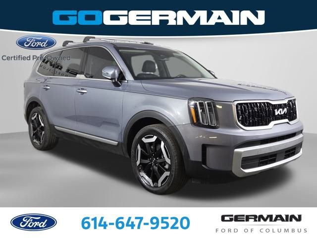 Used 2024 Kia Telluride EX w/ EX Captain's Chair Package image 4