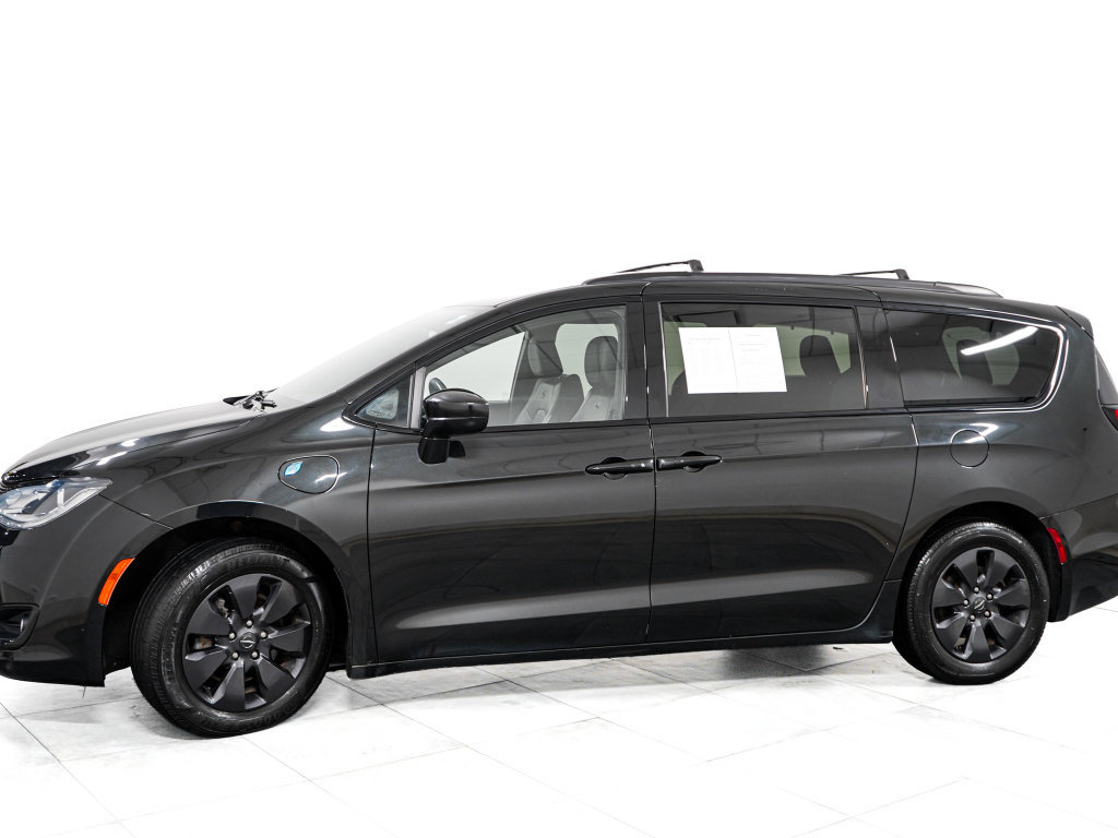 Used 2020 Chrysler Pacifica Touring-L w/ S Appearance Package FWD image 4