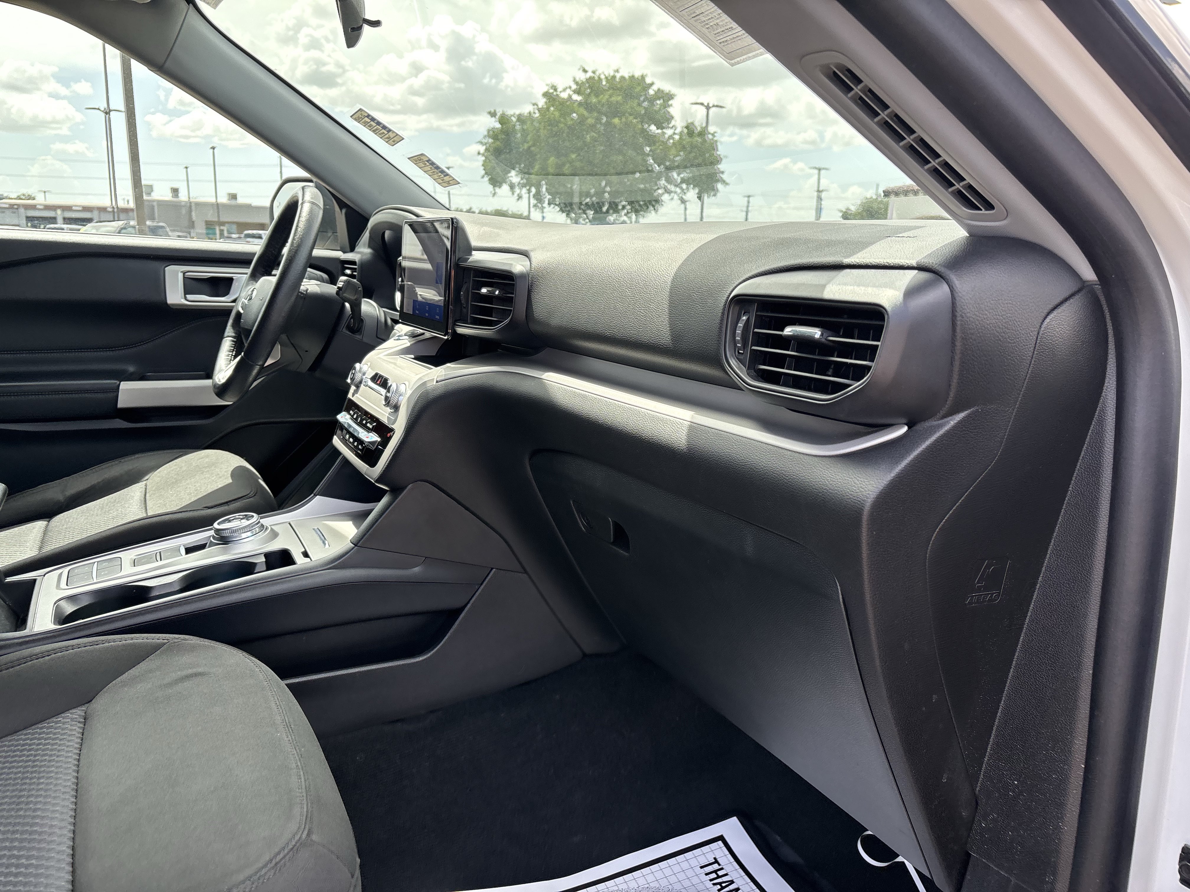 Certified 2023 Ford Explorer XLT RWD image 28