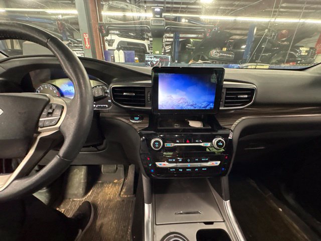 Certified 2021 Ford Explorer Limited w/ Equipment Group 301A AWD/4WD image 32