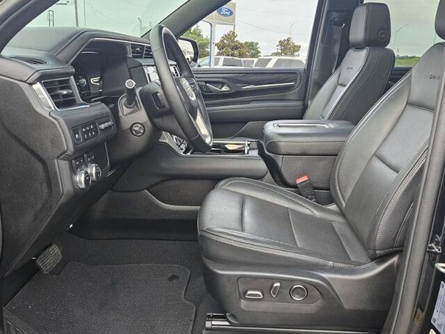 Used 2024 GMC Yukon XL Denali AWD/4WD image 5