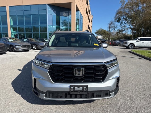 Used 2024 Honda Pilot Touring image 10