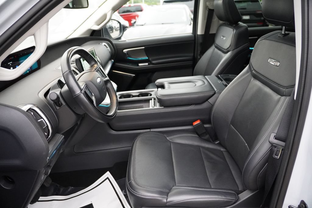 Certified 2025 Ford Expedition Max Platinum AWD/4WD image 16