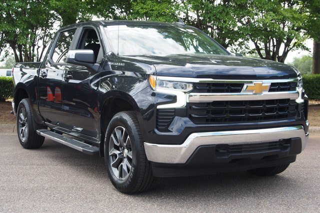 Used 2023 Chevrolet Silverado 1500 LT AWD/4WD image 1