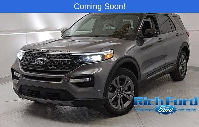 Certified 2022 Ford Explorer XLT w/ Equipment Group 202A image 4