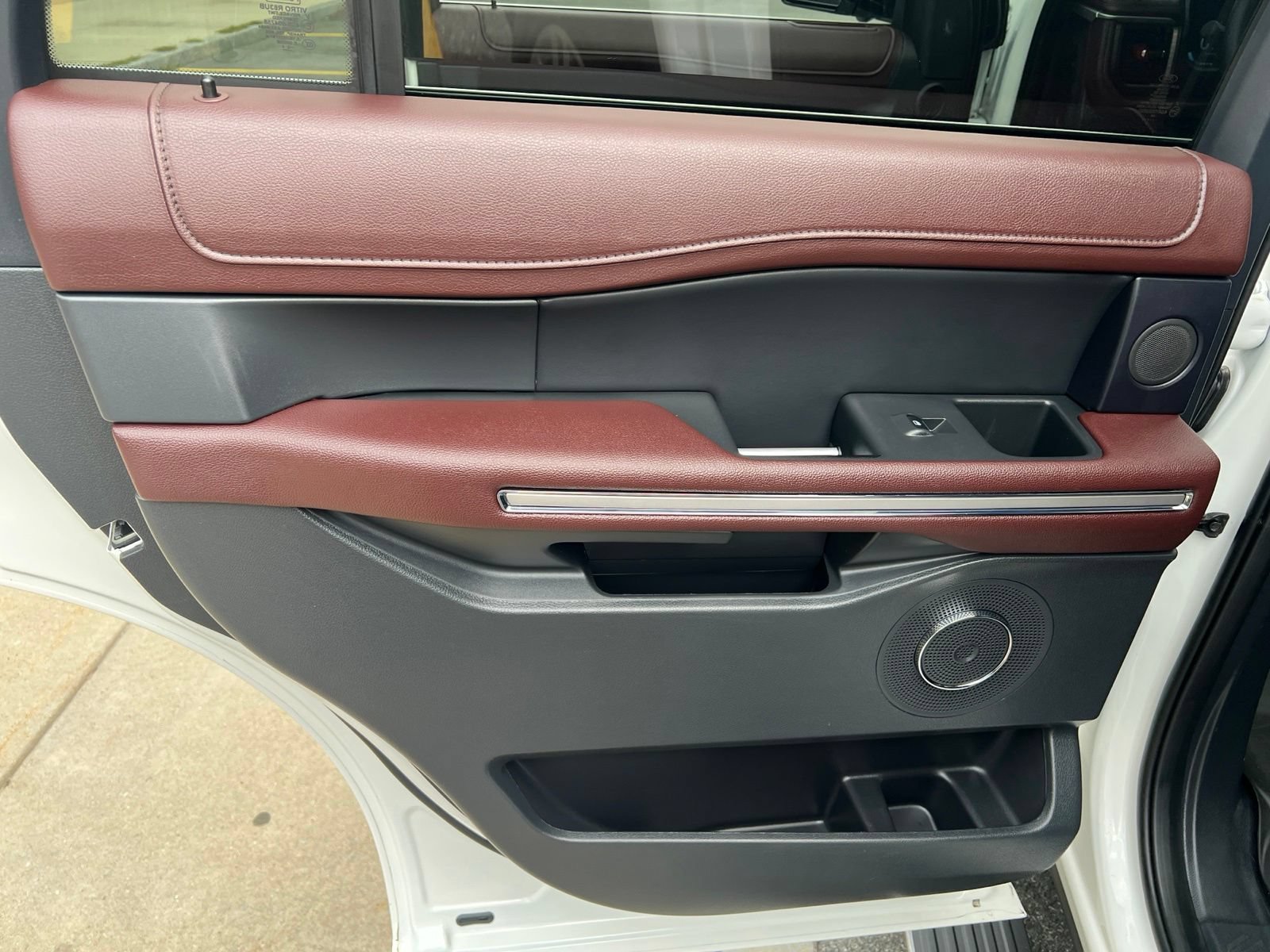 Certified 2024 Ford Expedition Limited AWD/4WD image 16