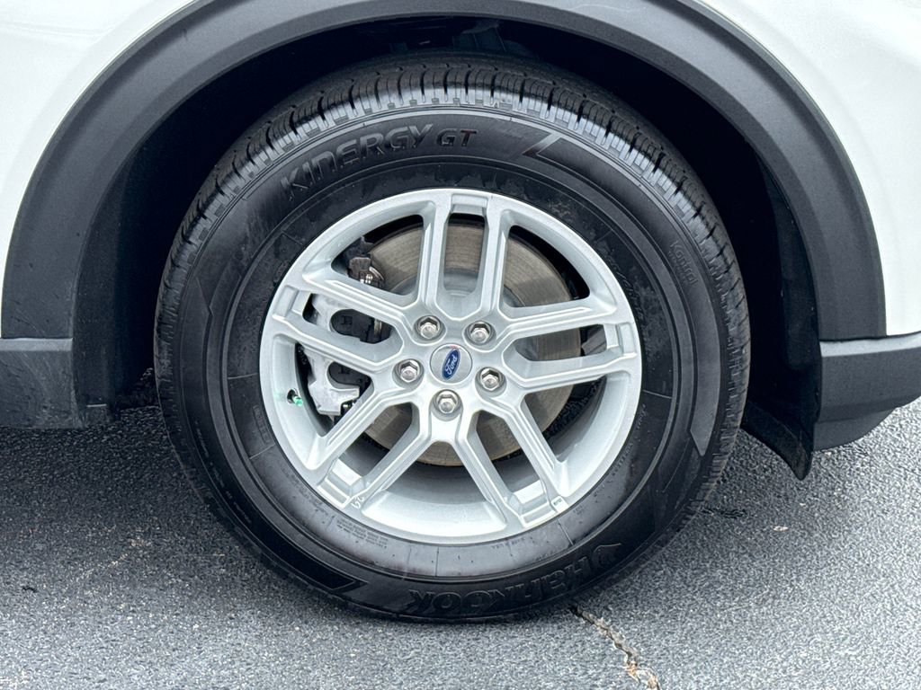 Certified 2026 Ford Explorer Active RWD image 12