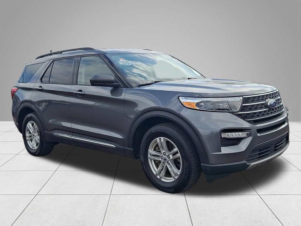 Certified 2023 Ford Explorer XLT w/ Equipment Group 202A AWD/4WD image 3