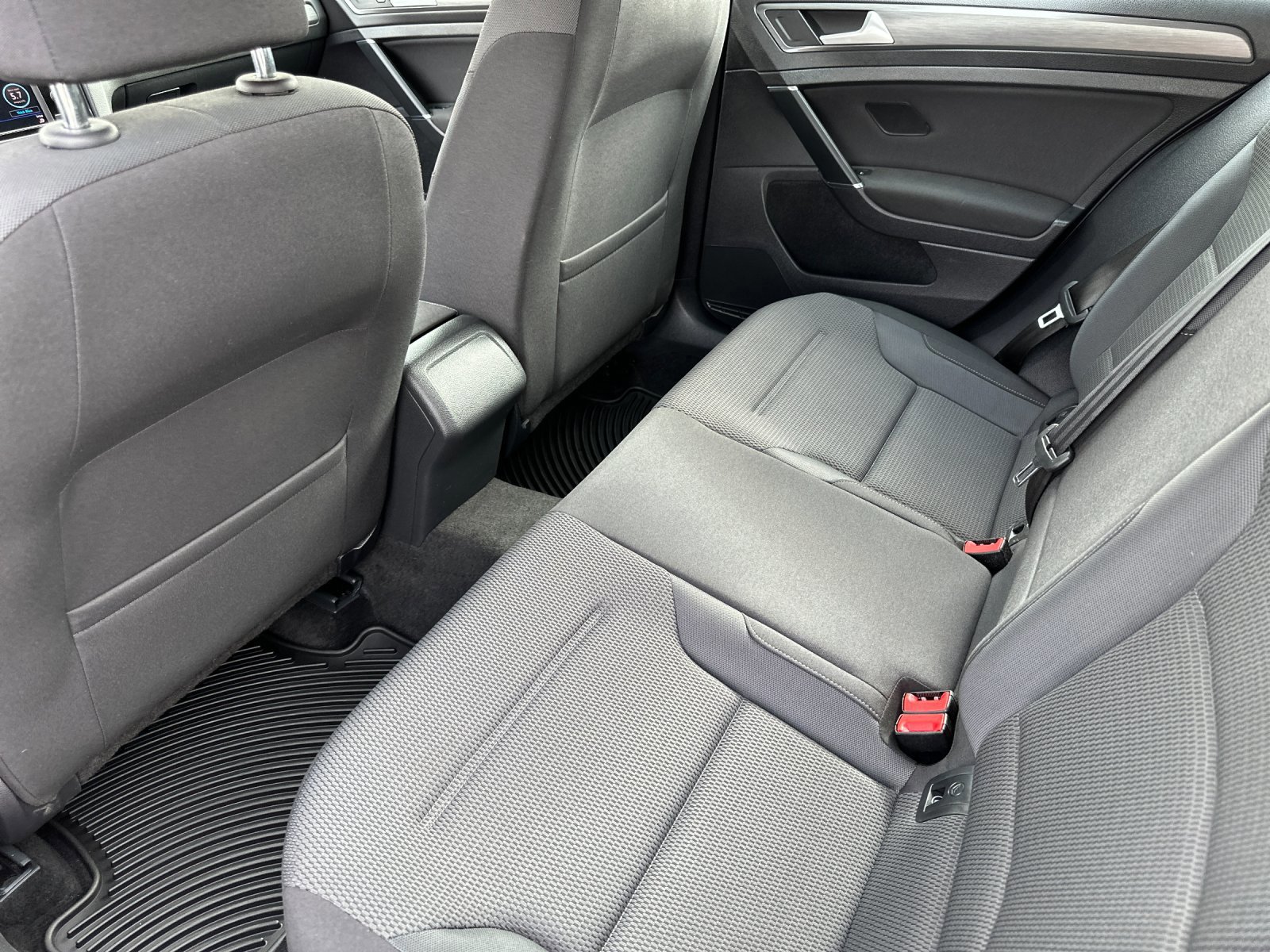 Used 2019 Volkswagen Golf image 12