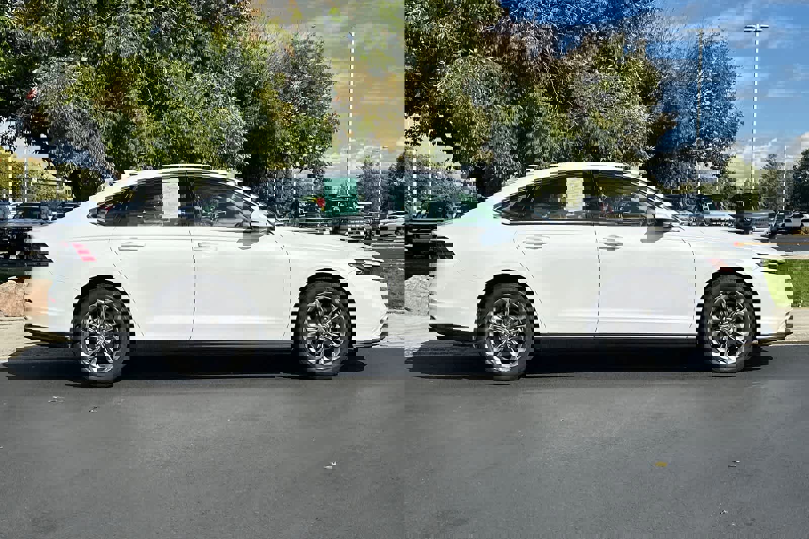 Used 2023 Honda Accord EX image 6