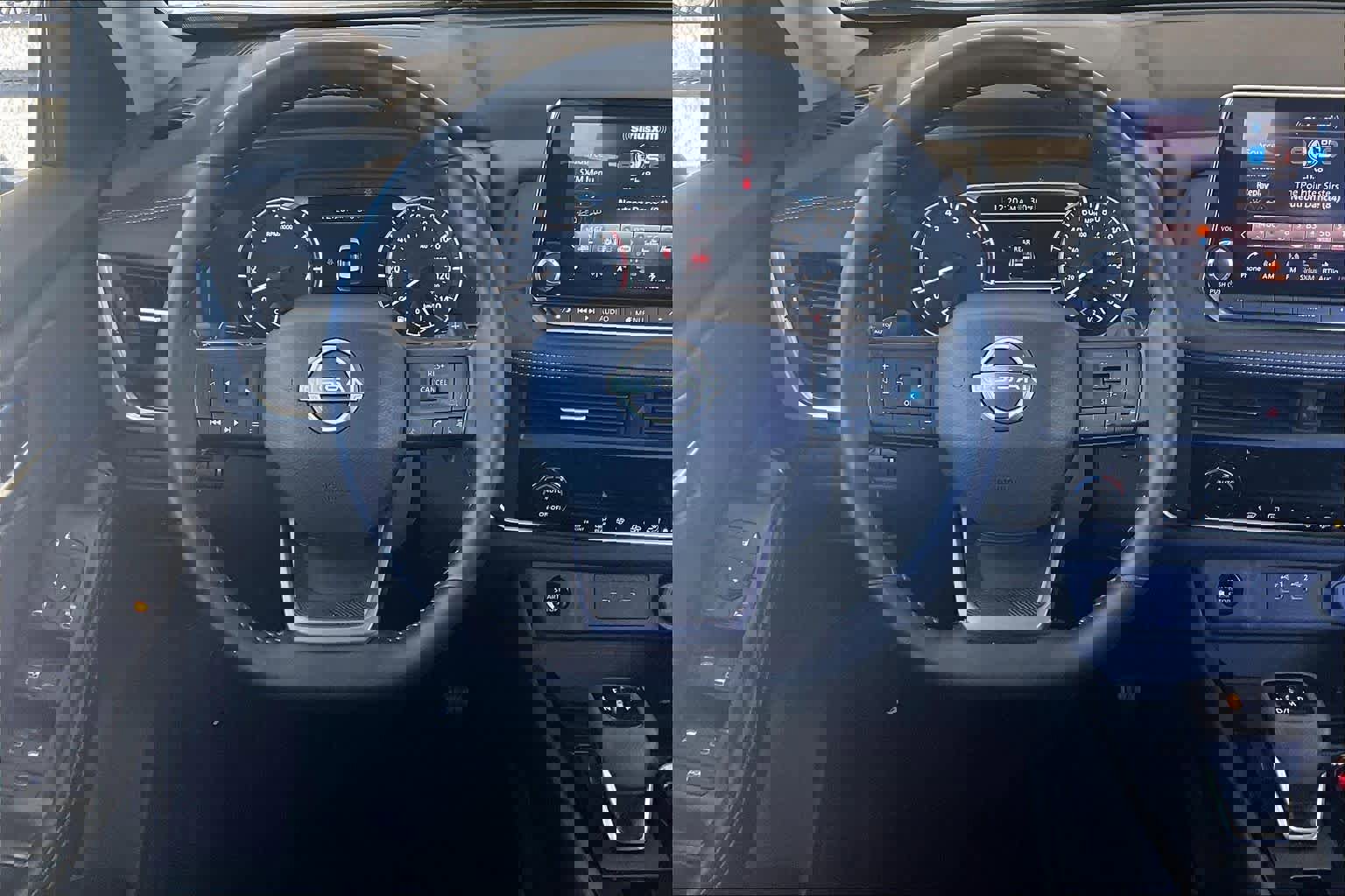 Used 2025 Nissan Rogue SV image 7