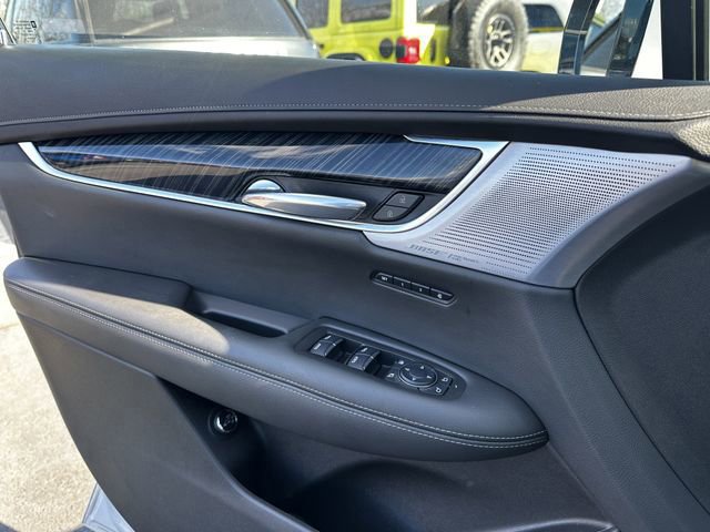 Used 2023 Cadillac XT6 Premium Luxury w/ Technology Package image 32