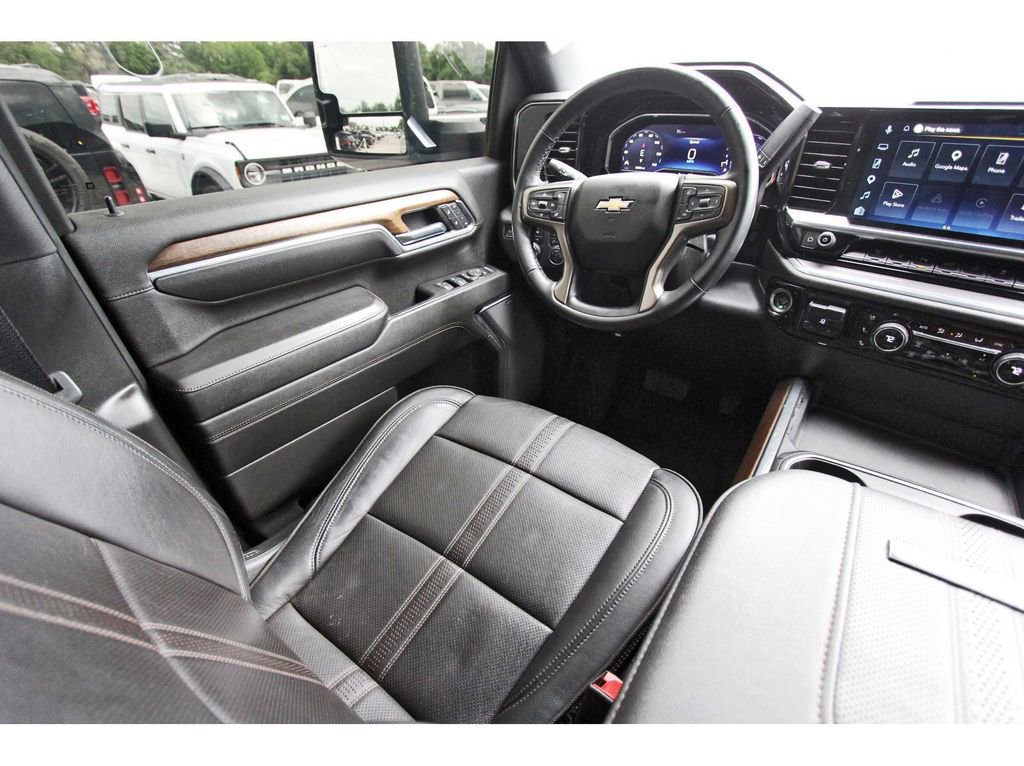 Used 2024 Chevrolet Silverado 2500 High Country w/ High Country Premium Package image 11