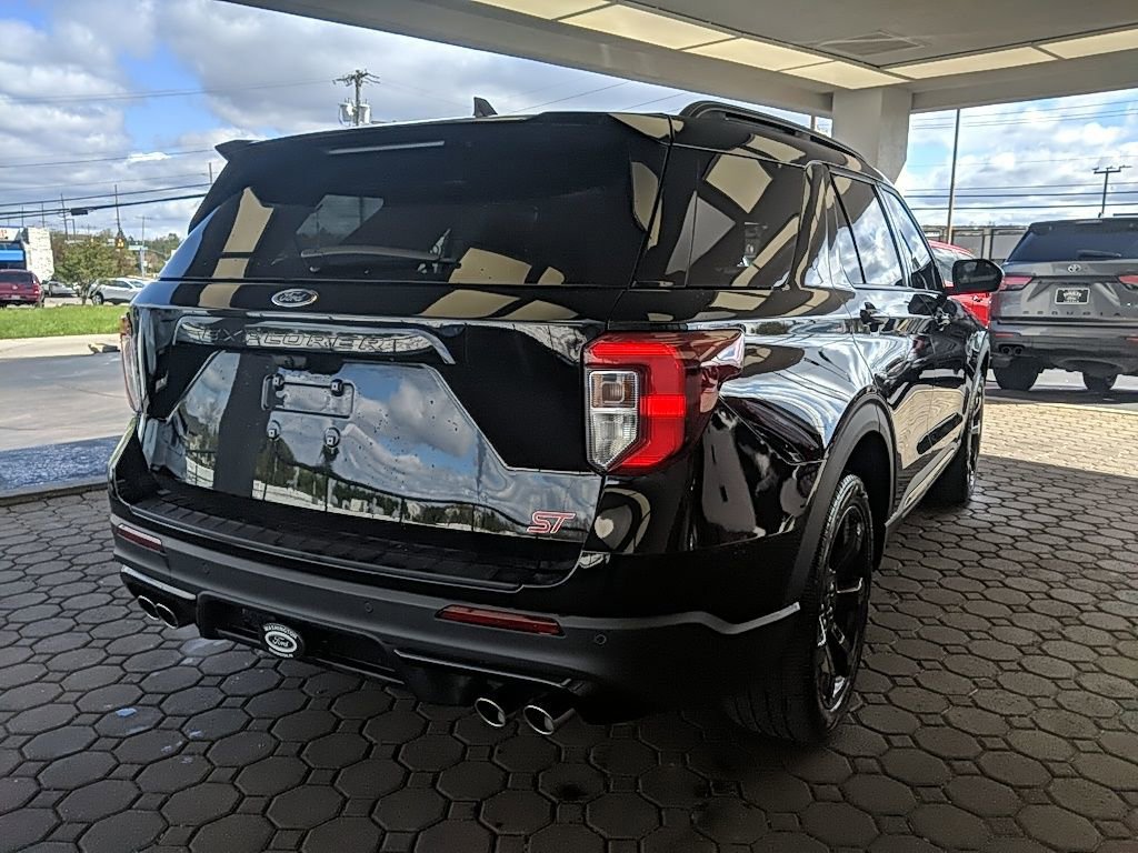 Certified 2024 Ford Explorer ST w/ Equipment Group 401A AWD/4WD image 3