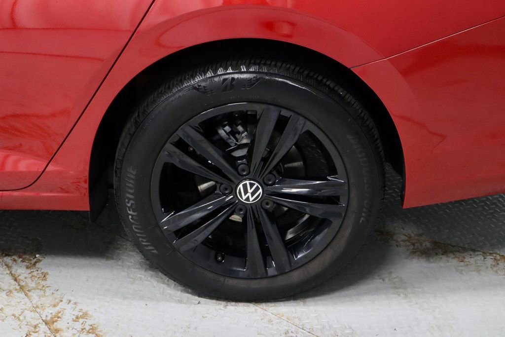 Used 2023 Volkswagen Jetta SE w/ Panoramic Sunroof Package FWD image 19