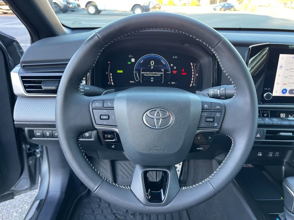 Used 2025 Toyota Camry SE image 16