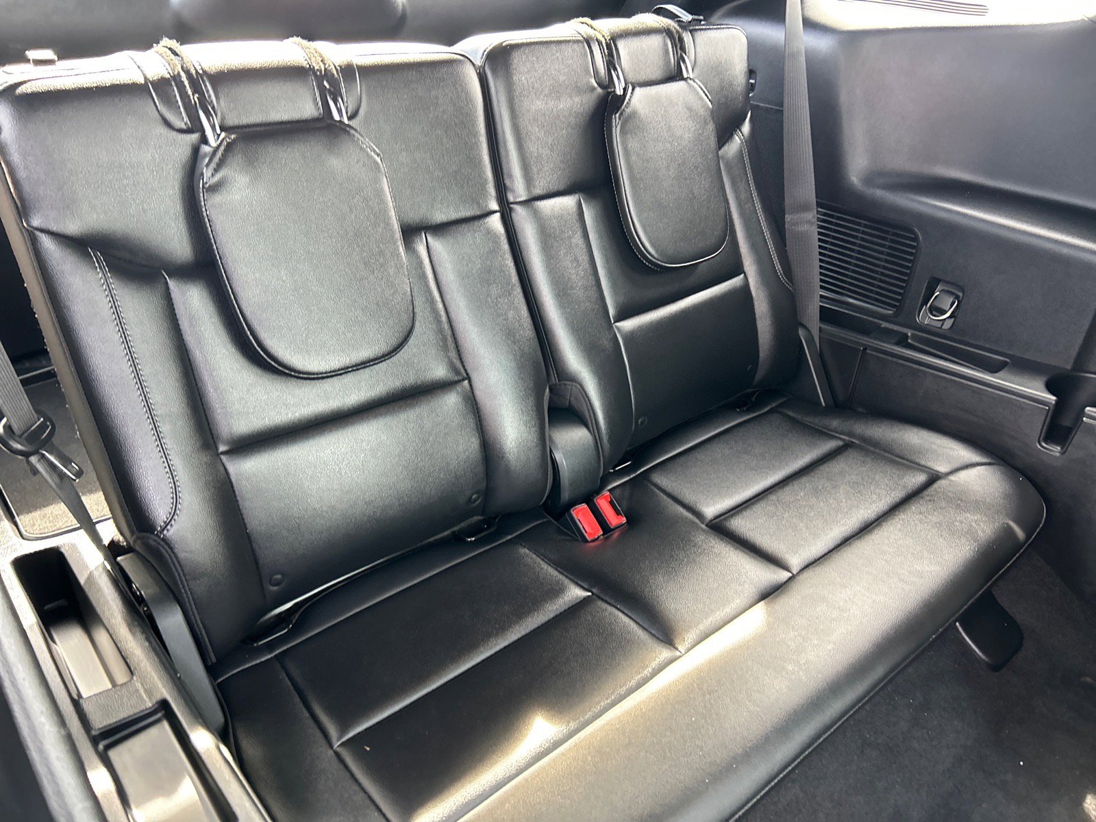 Certified 2020 Ford Explorer Limited w/ Class III Trailer Tow Package image 26