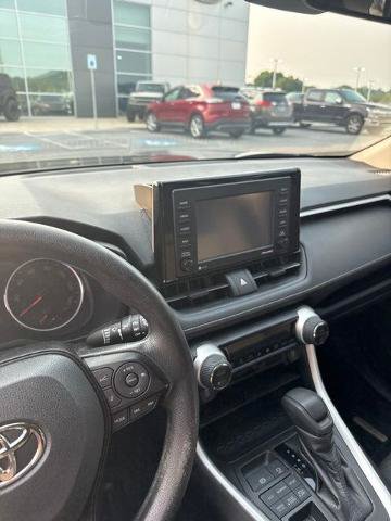 Used 2021 Toyota RAV4 XLE AWD/4WD image 9