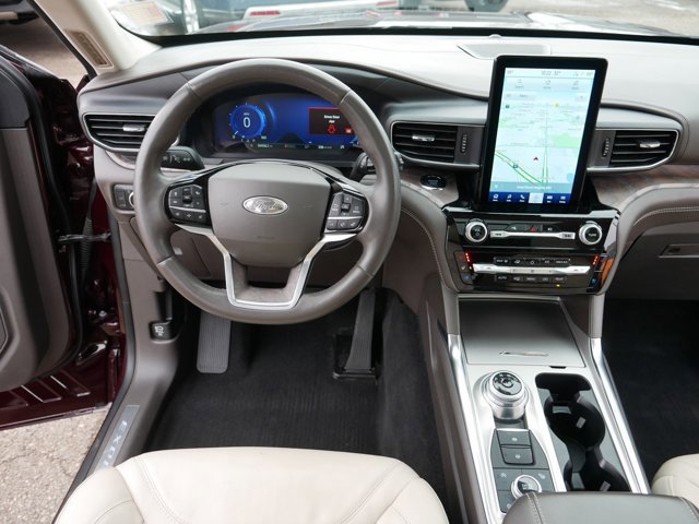 Certified 2022 Ford Explorer Platinum w/ Equipment Group 601A image 21