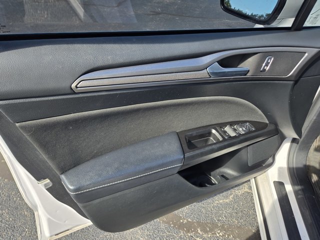Certified 2017 Ford Fusion SE w/ Fusion SE Technology Package FWD image 34