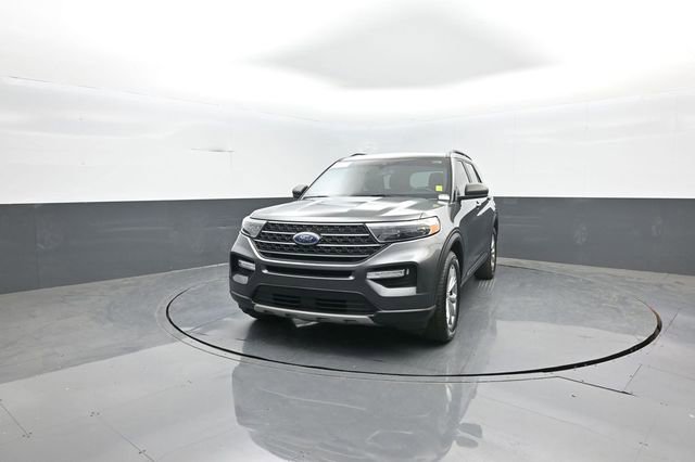 Certified 2020 Ford Explorer XLT w/ Equipment Group 202A AWD/4WD image 3