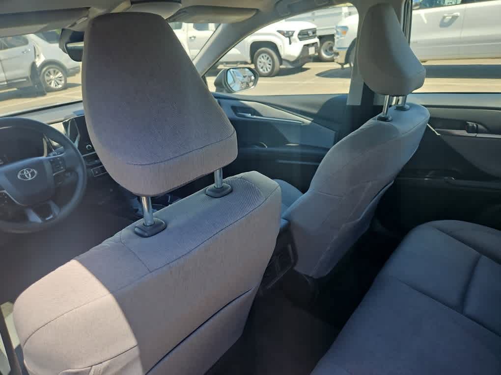 Used 2026 Toyota Camry LE w/ Convenience Package FWD image 11