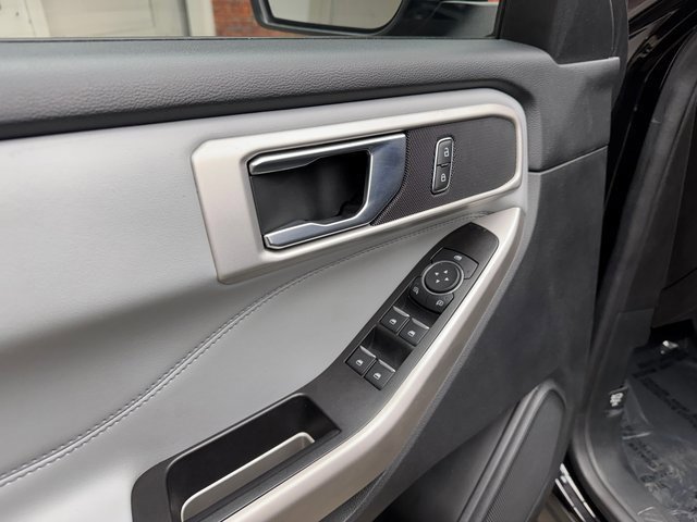Certified 2022 Ford Explorer XLT w/ Equipment Group 202A image 12