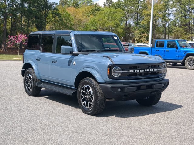 Certified 2025 Ford Bronco Outer Banks AWD/4WD image 2