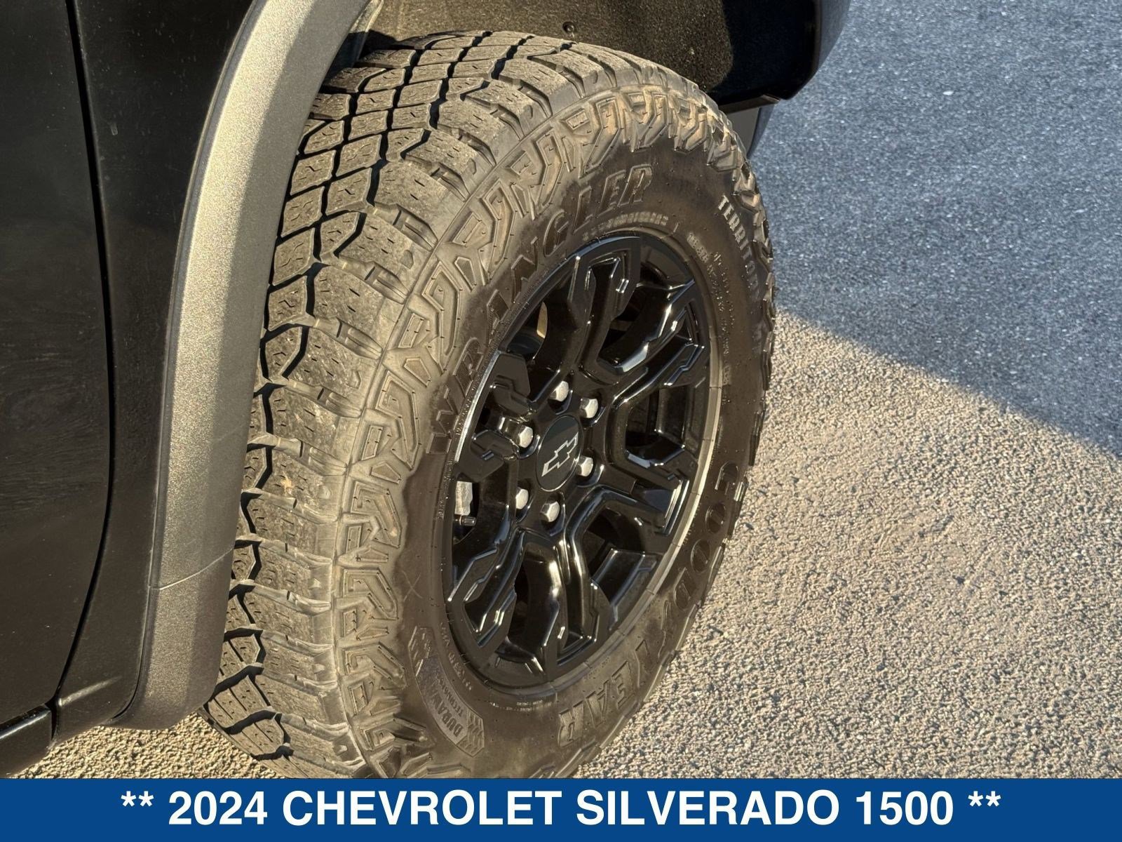 Used 2024 Chevrolet Silverado 1500 ZR2 w/ Technology Package image 13
