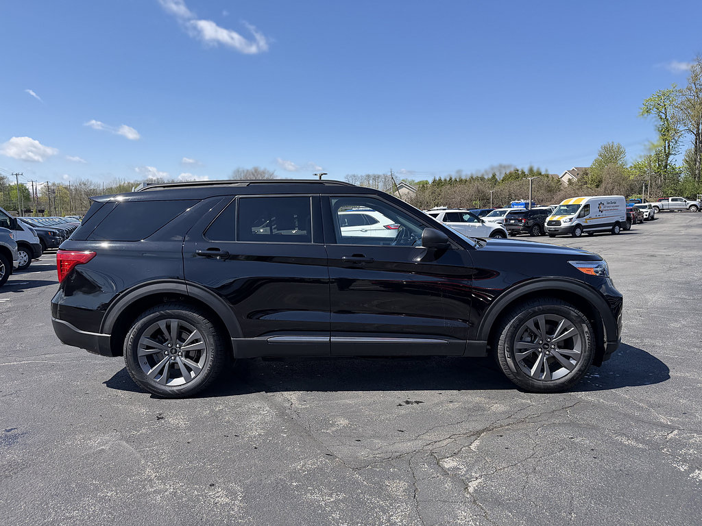 Certified 2021 Ford Explorer XLT w/ Equipment Group 202A AWD/4WD image 9