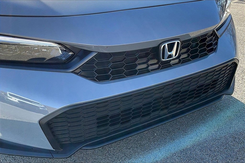 Used 2025 Honda Civic Sport image 29