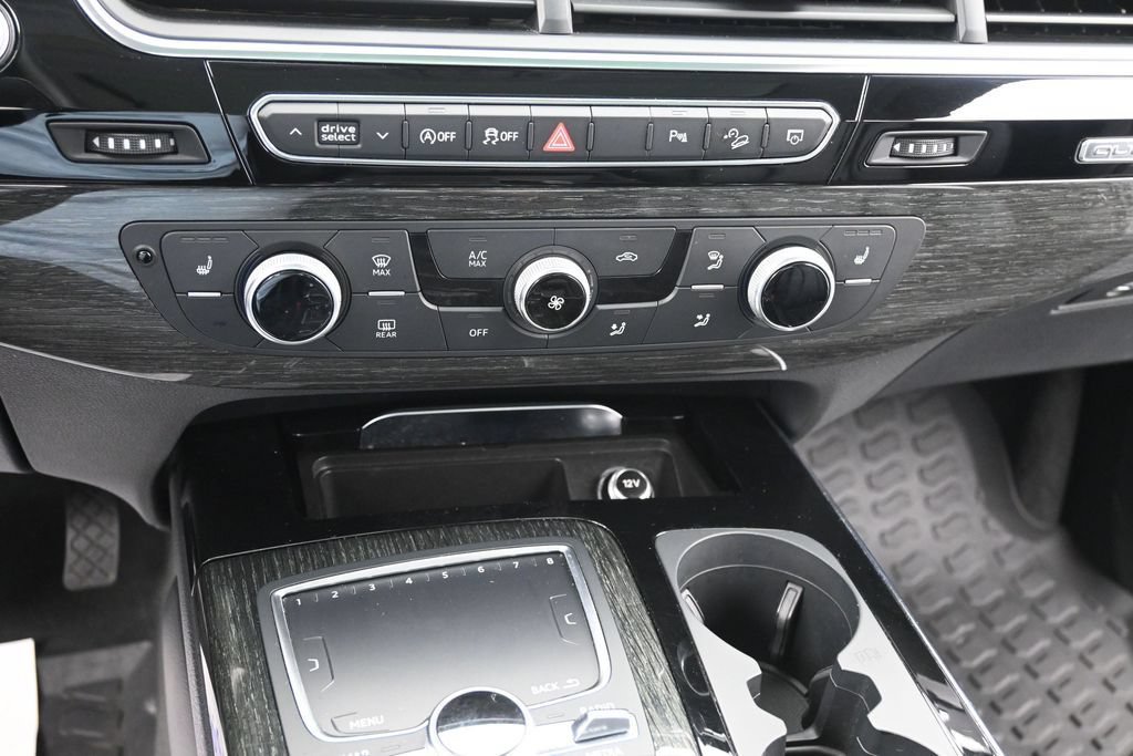 Used 2019 Audi Q7 3.0T Premium AWD/4WD image 11