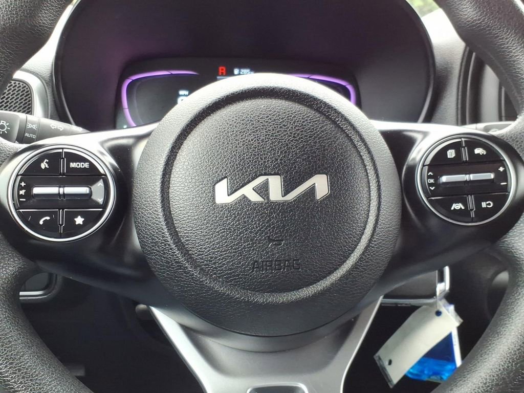 Used 2025 Kia Soul LX w/ LX Technology Package FWD image 23