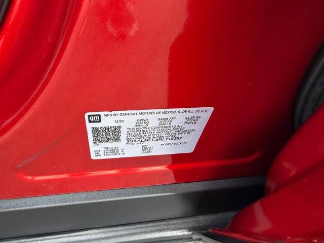 Used 2024 GMC Terrain SLE w/ Driver Convenience Package FWD image 23