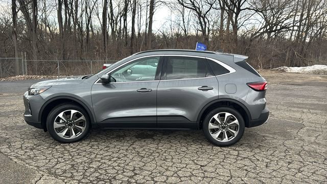 Certified 2023 Ford Escape Platinum image 2