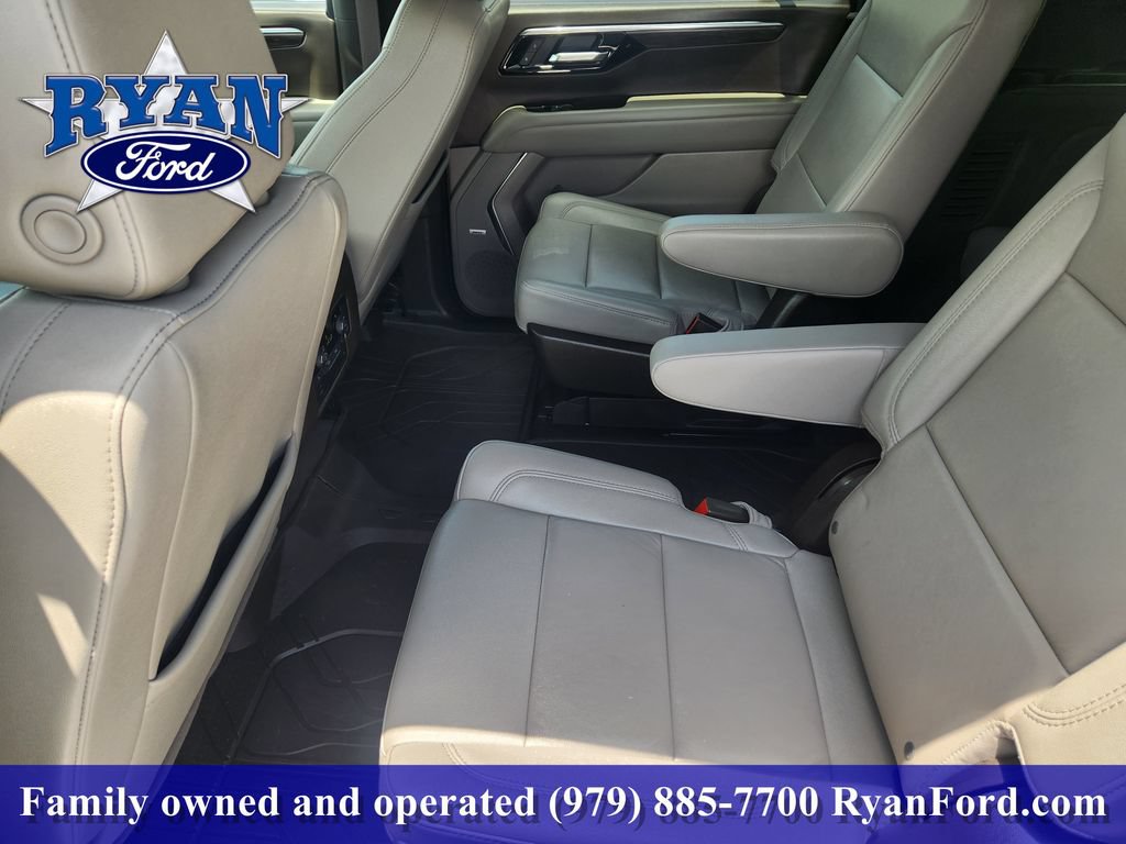 Used 2025 Chevrolet Suburban Z71 w/ Comfort Package AWD/4WD image 20