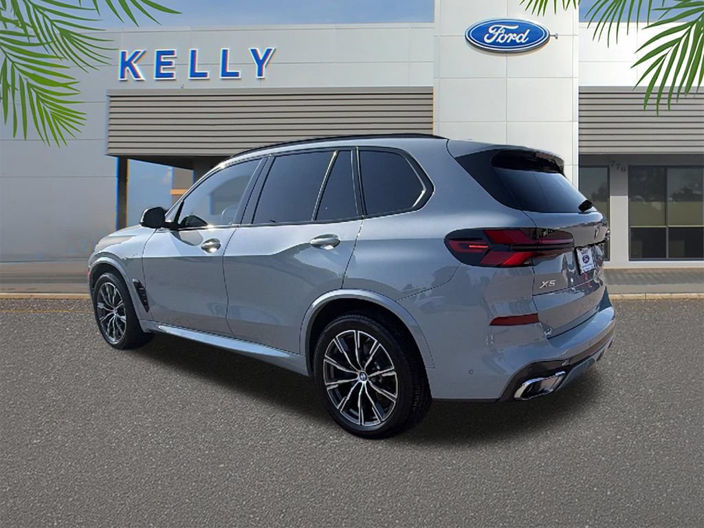 Used 2025 BMW X5 xDrive40i w/ M Sport Package AWD/4WD image 3