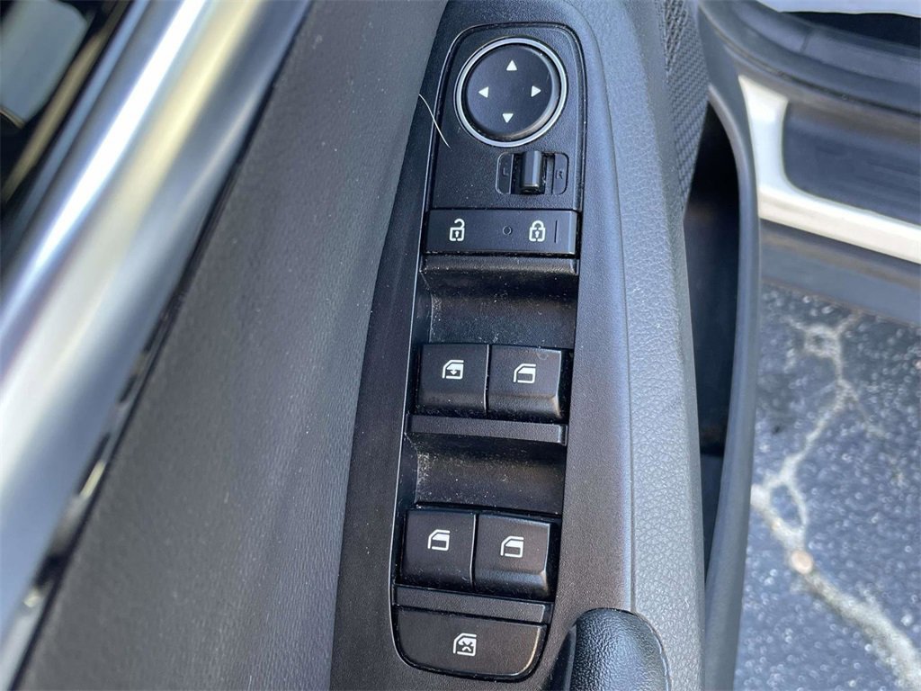 Used 2022 Kia Seltos S image 16