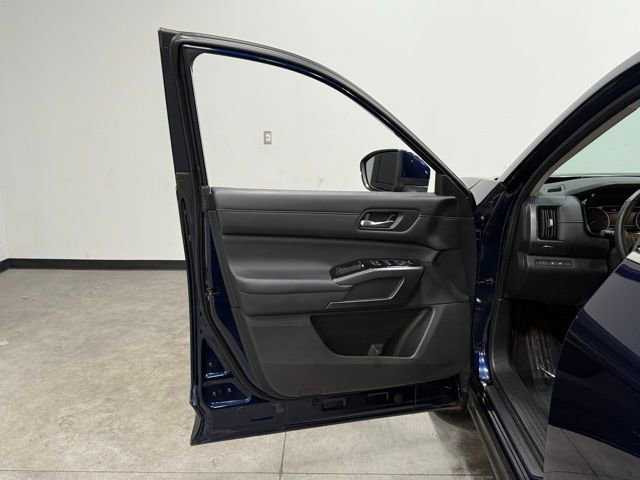 Used 2023 Nissan Pathfinder SL w/ SL Premium Package image 13