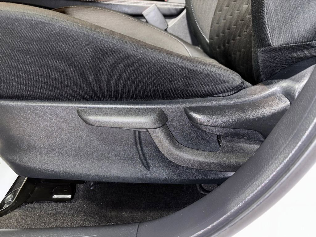 Used 2022 Nissan Kicks SV image 28