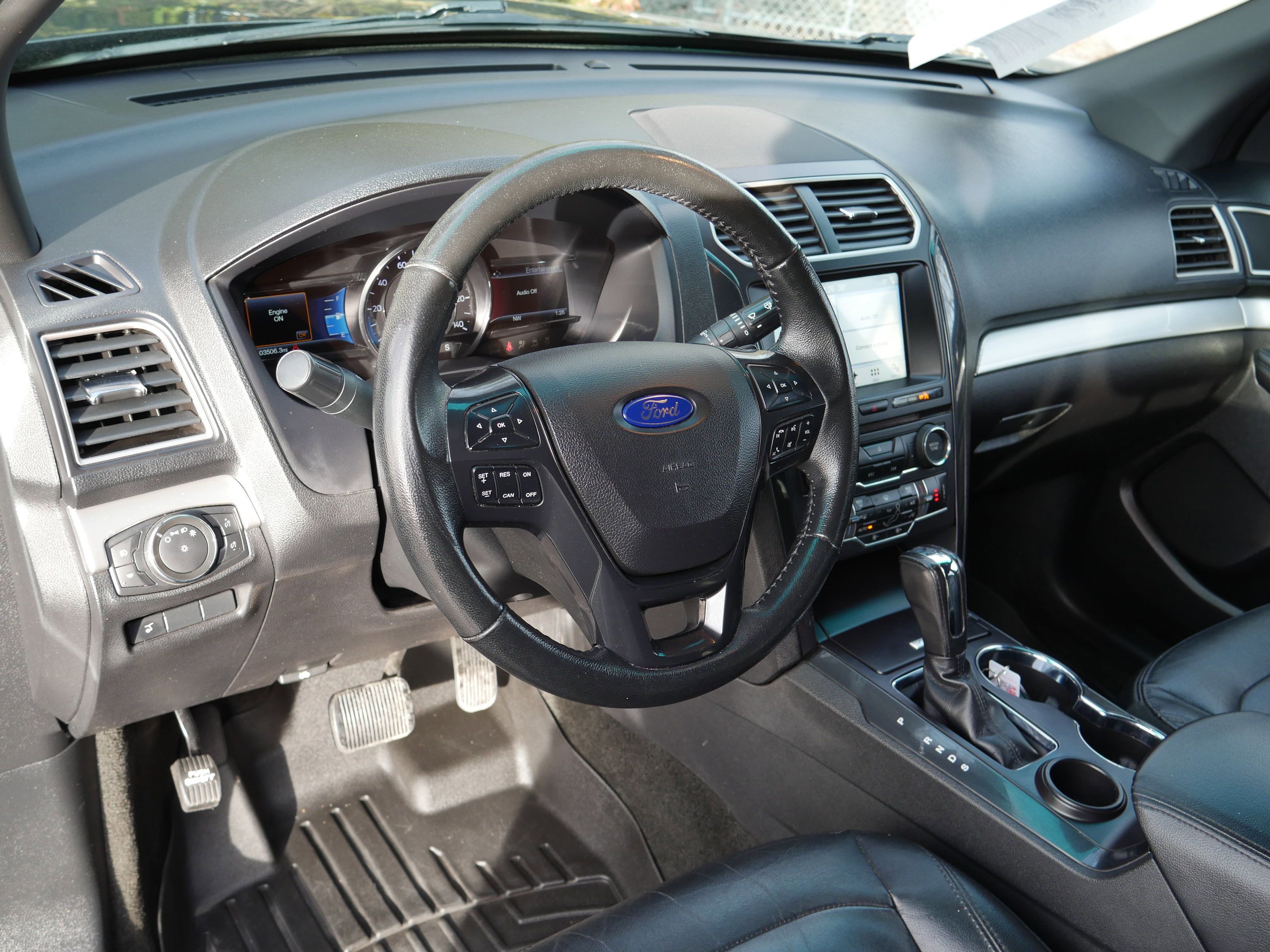 Certified 2017 Ford Explorer XLT w/ Equipment Group 202A image 10