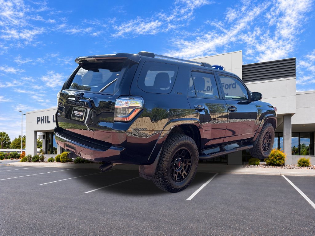 Used 2022 Toyota 4Runner SR5 Premium w/ Moonroof Package AWD/4WD image 9