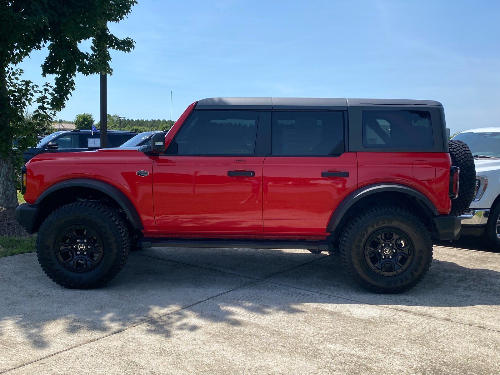 Certified 2022 Ford Bronco Wildtrak AWD/4WD image 3