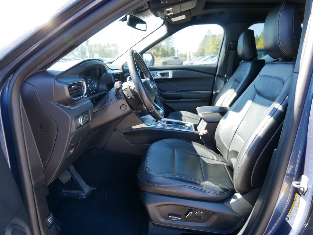 Certified 2020 Ford Explorer Limited AWD/4WD image 9