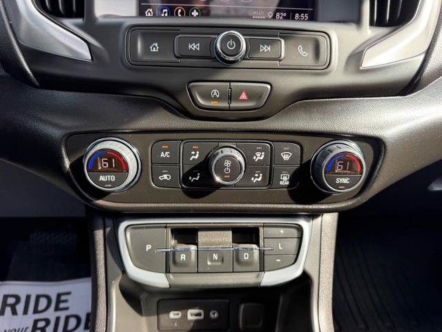 Used 2024 GMC Terrain SLE w/ Driver Convenience Package FWD image 16