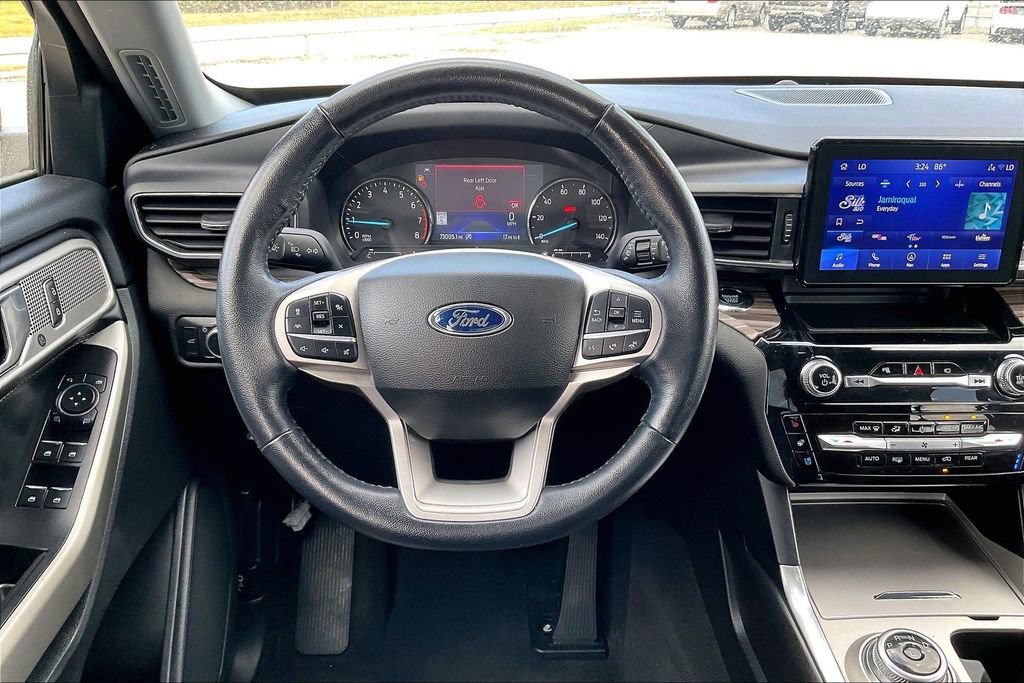 Certified 2022 Ford Explorer Limited RWD image 8