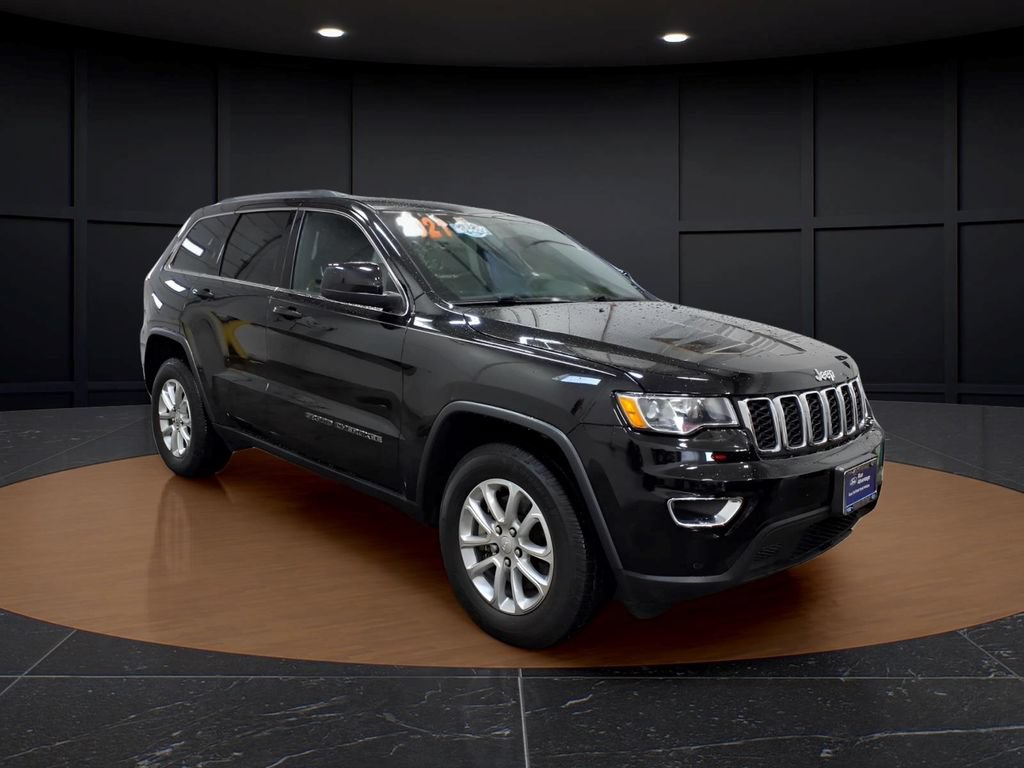 Used 2021 Jeep Grand Cherokee Laredo X AWD/4WD image 1