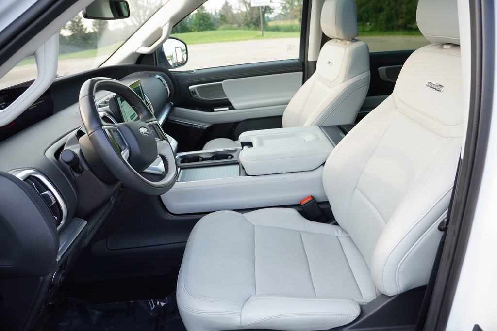 Certified 2025 Ford Expedition Max Platinum AWD/4WD image 16